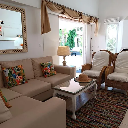 Villa 81 Great Spot Oura Beach, *