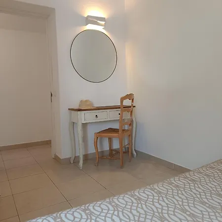 81 Great Spot Oura Beach, فيلة *