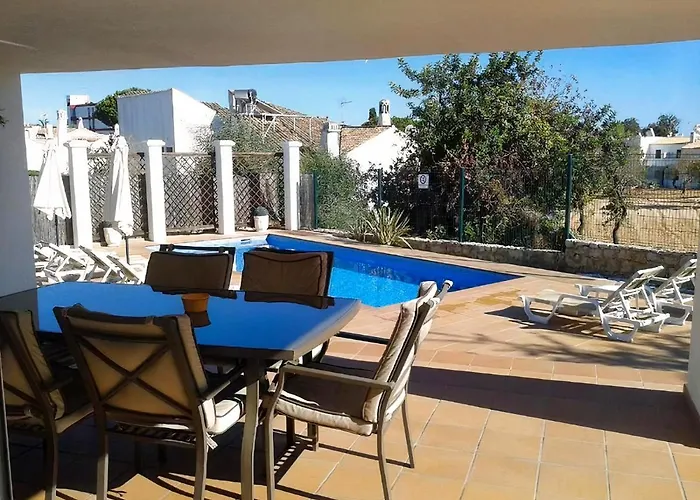 81 Great Spot Oura Beach,