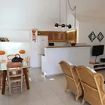 81 Great Spot Oura Beach, Villa