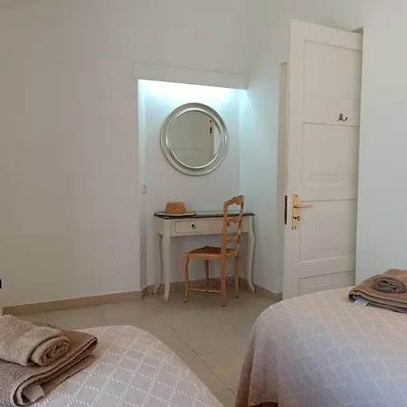 Villa 81 Amazing In A Fantastic Location On Oura Albufeira