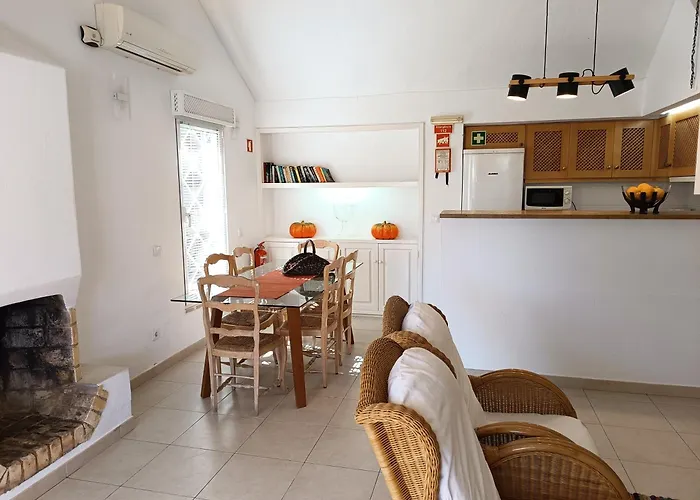 81 Great Spot Oura Beach, Villa