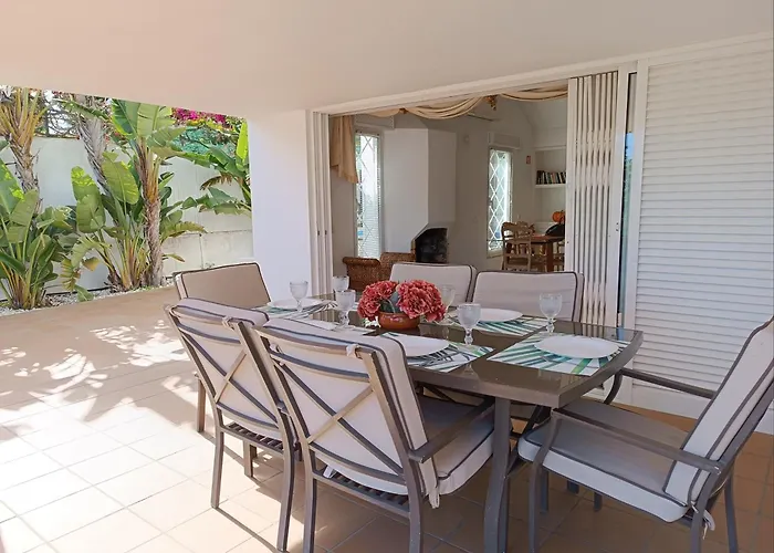 81 Great Spot Oura Beach,