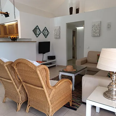 فيلة 81 Great Spot Oura Beach,